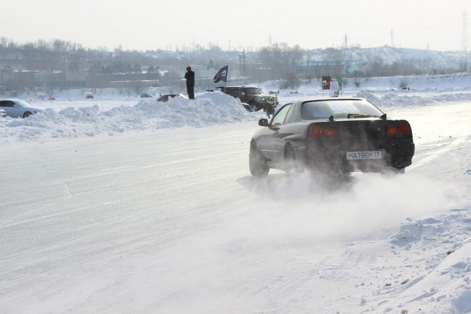 ICE DRIFT 2013. Хабаровск едет боком)) — Nissan Skyline (R34), 2,5 л ...