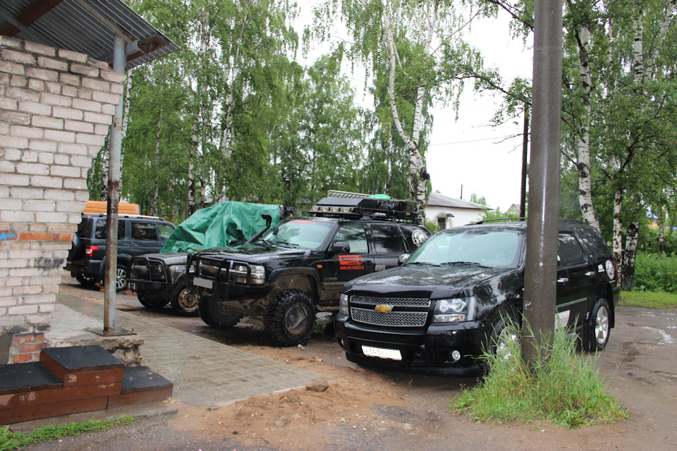 В Вельске — Chevrolet Tahoe (GMT900)