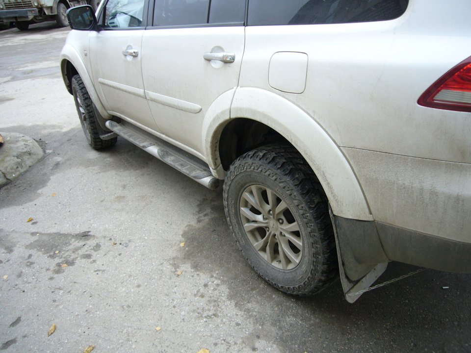 Самое главное пороги с переди перестало грязью закидывать. — Mitsubishi Pajero Sport (2G)