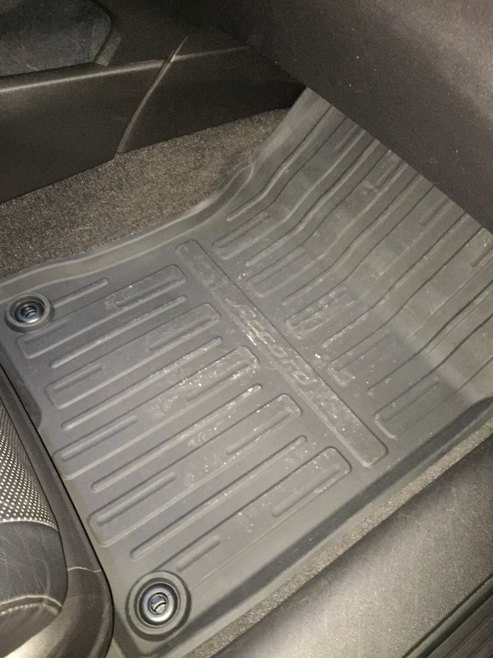 Резиновые изделия в салон — Honda Accord (8G), 2 л, 2010 года ...