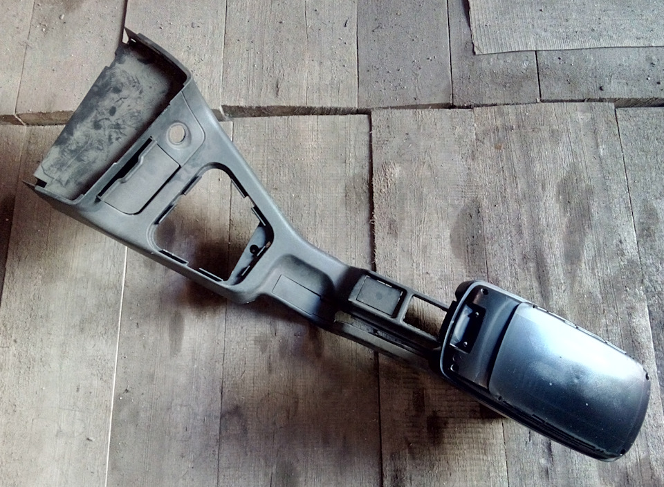 Карман вместо пепельницы, покраска тоннеля пола. — Lada 21124, 1,6 л ...