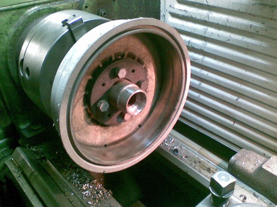 Шум сзади и колебания педали при торможении. Анализ и ремонт! — LADA ...