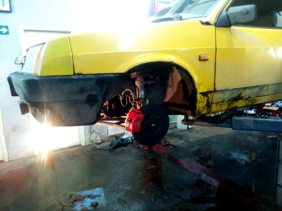 Вторая сторона. До финала осталось колесо. — Lada 2108