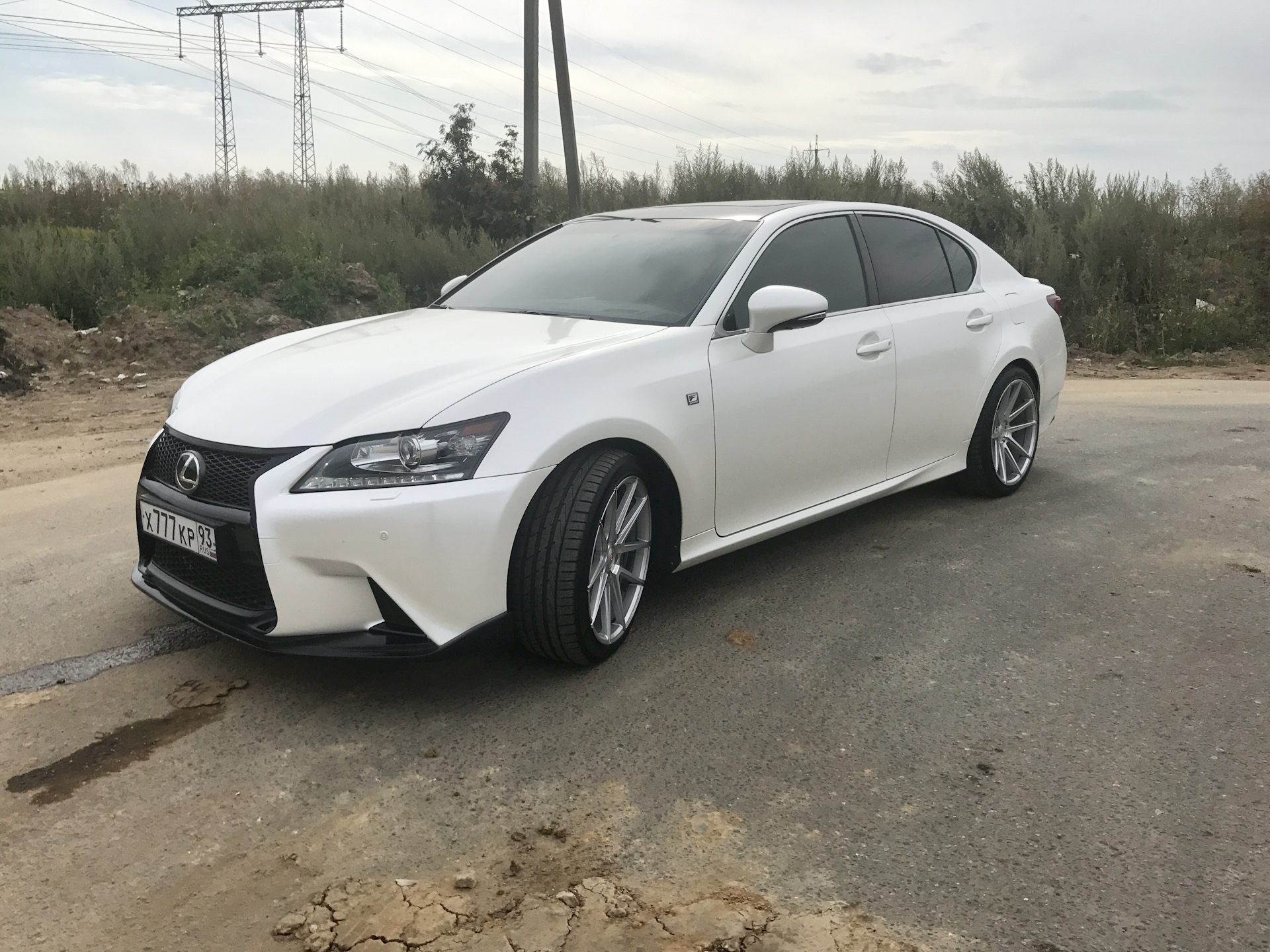 Lexus GS белый перламутр