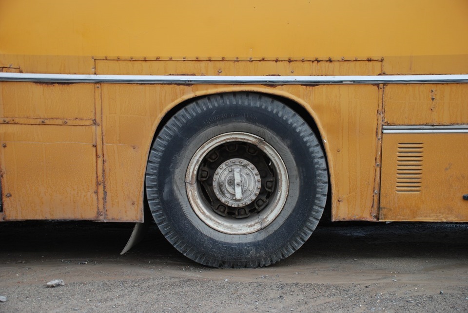 File:MB O 405 N MVV274 guide wheel detail.jpeg - Wikipedia