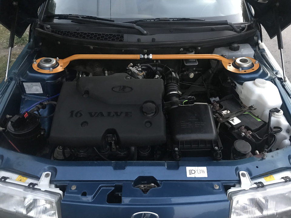 Крепление расширительного бачка Приора — Lada 21124, 1,6 л, 2005 года ...