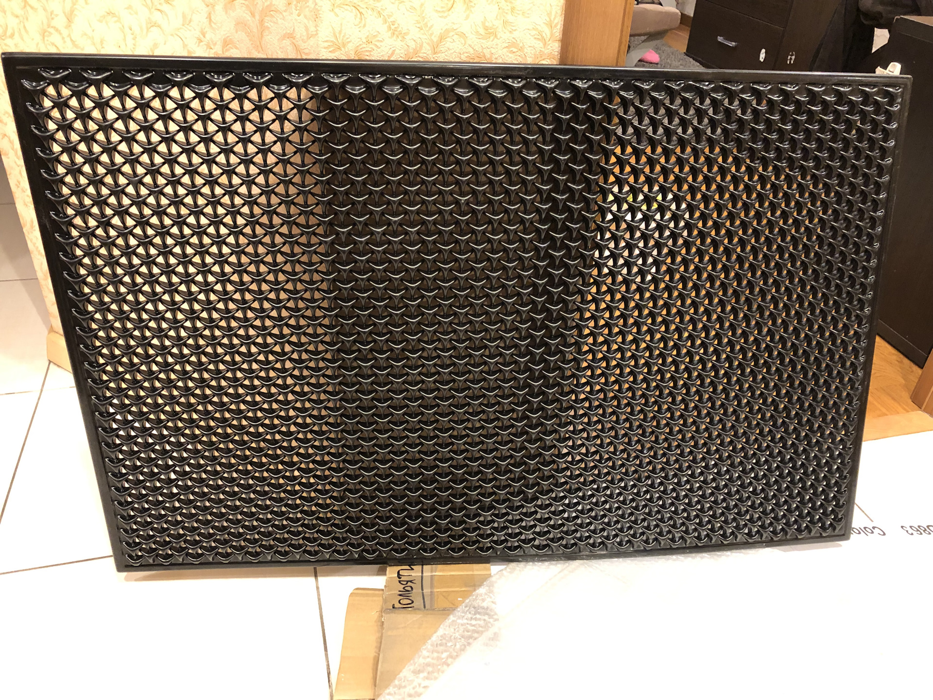 Сетка propeller 109 x 68. Сетка пластиковая bentley style. Сетка для тюнинга автомобиля. Сетка пропеллер. Сетка решетки радиатора сиерра rs500.