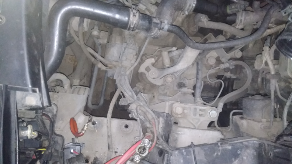 Стук при выжимании сцепления — Volkswagen Golf Mk4, 2 л, 2001 года ...