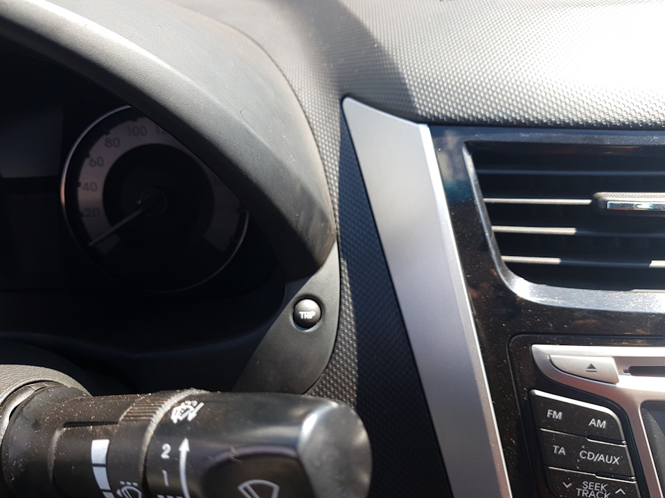 Где находится кнопка трип на солярисе Кнопка "trip" - Hyundai Solaris, 1,6 л, 2012 года своими руками DRIVE2