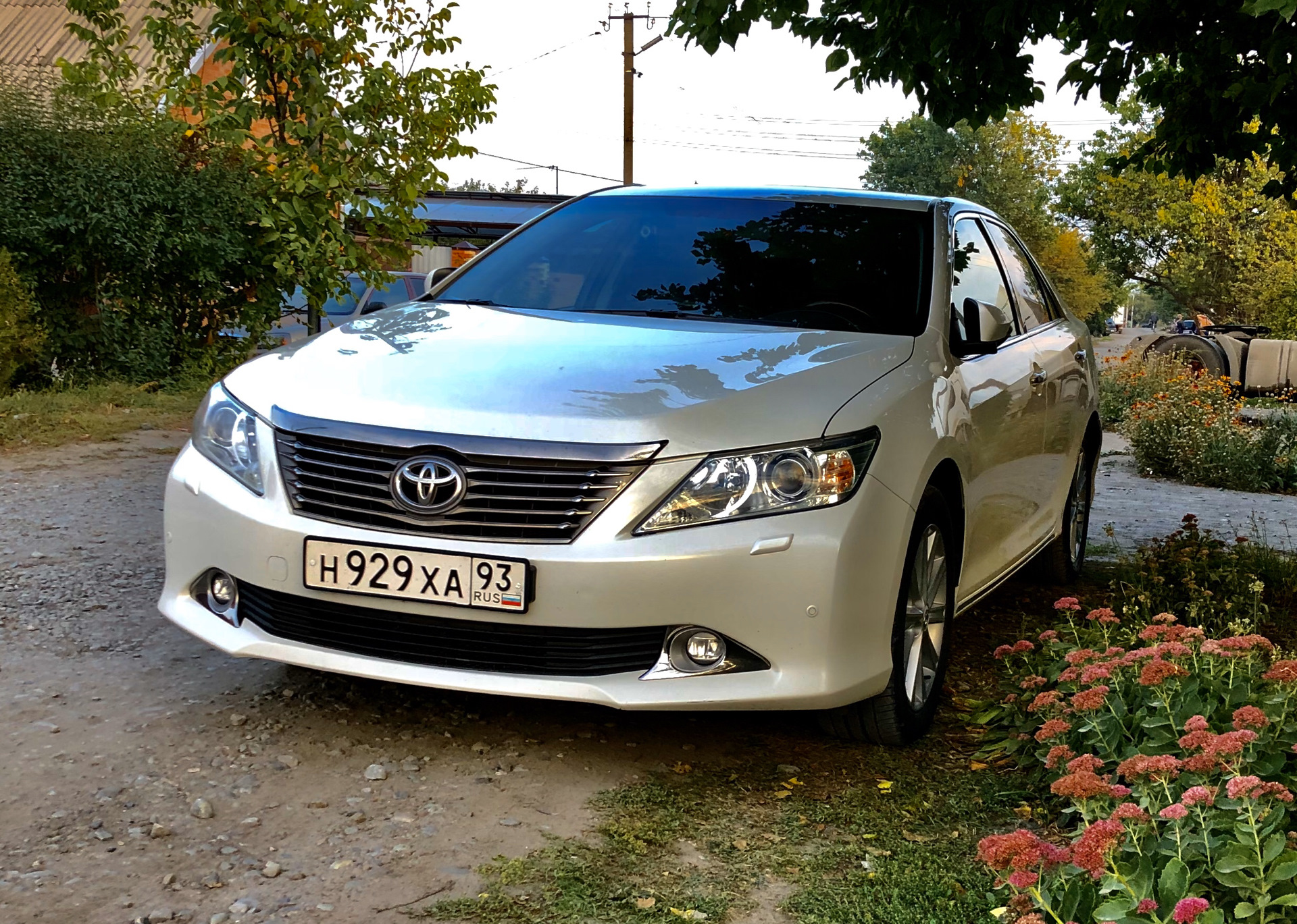 Тойота ростов. Camry v50 Престиж. Camry 50. Камри 50 2012 белый жемчуг. Кемри 2 Еска.