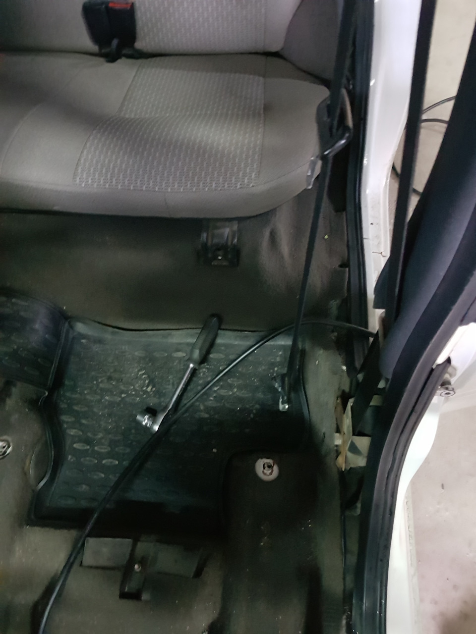 Немного музыки — Lada Калина хэтчбек, 1,6 л, 2011 года | автозвук | DRIVE2