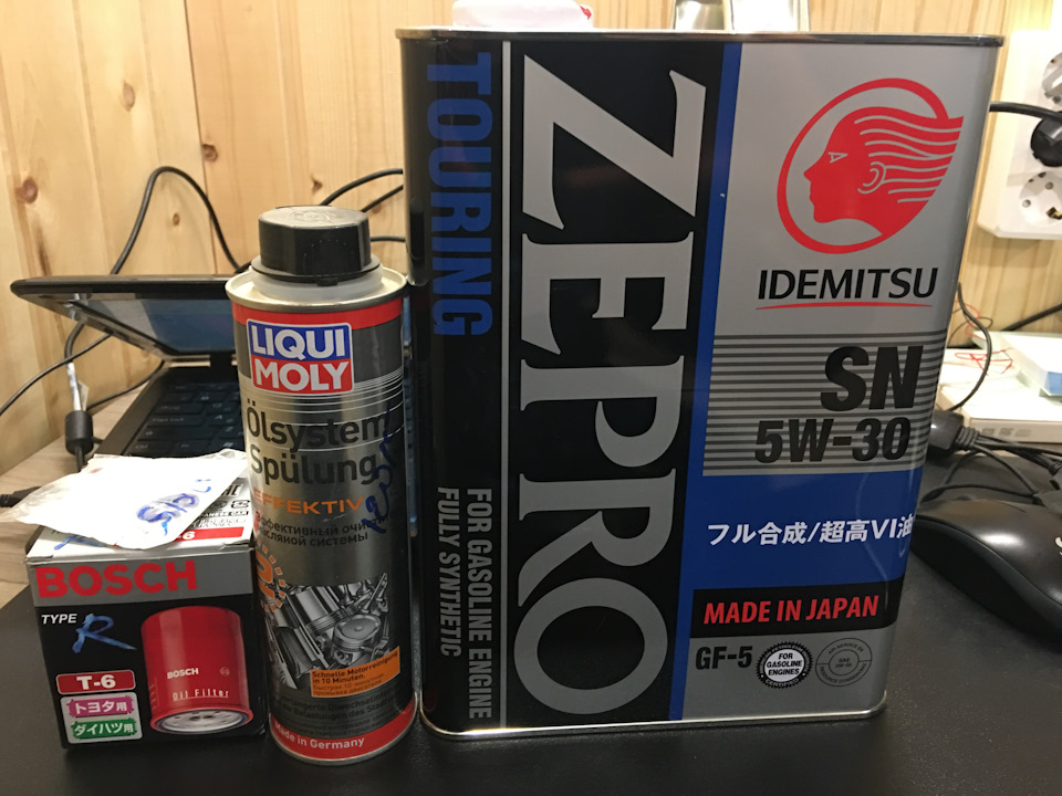 Замена масла в двигателе — Toyota Corolla (120), 1,6 л, 2004 года ...