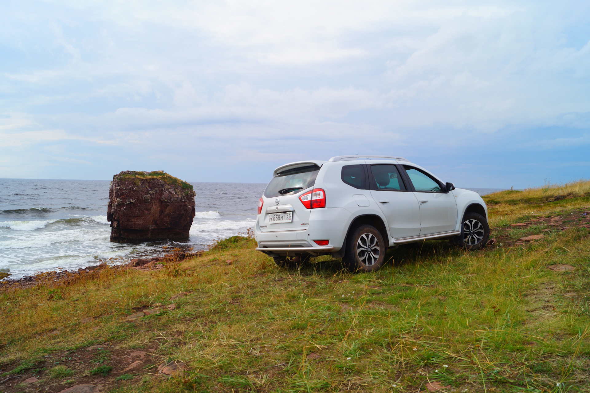 На Терский берег! Часть 2: Аметистовый мыс Корабль — Nissan Terrano III, 2  л, 2015 года | путешествие | DRIVE2