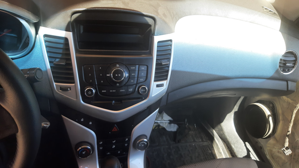 Замена поршня суппорта заднего колеса — Chevrolet Cruze (1G), 1,6 л ...