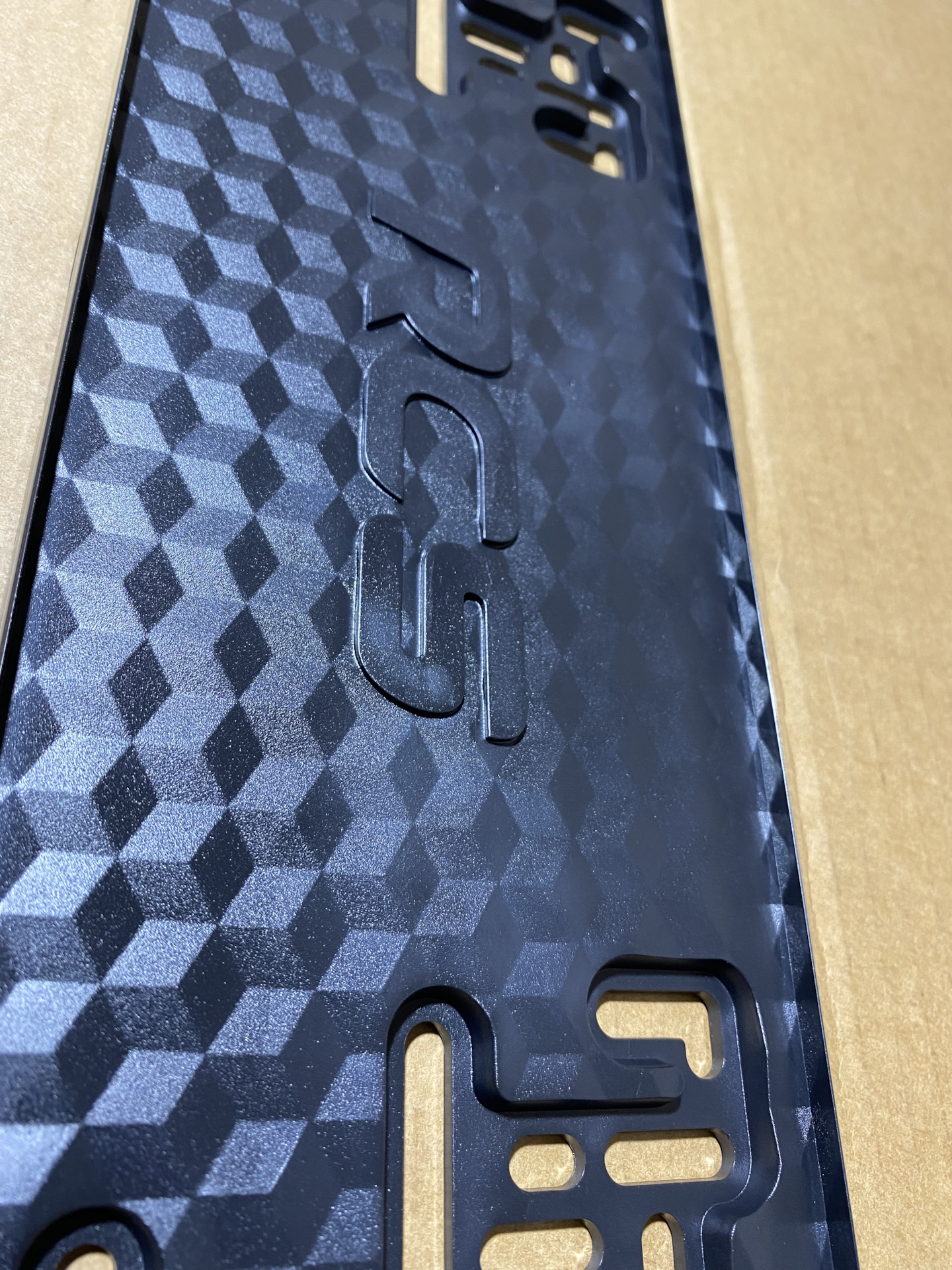 Номерные рамки RCS Light Black — Audi A5 (2G), 2 л, 2017 года ...