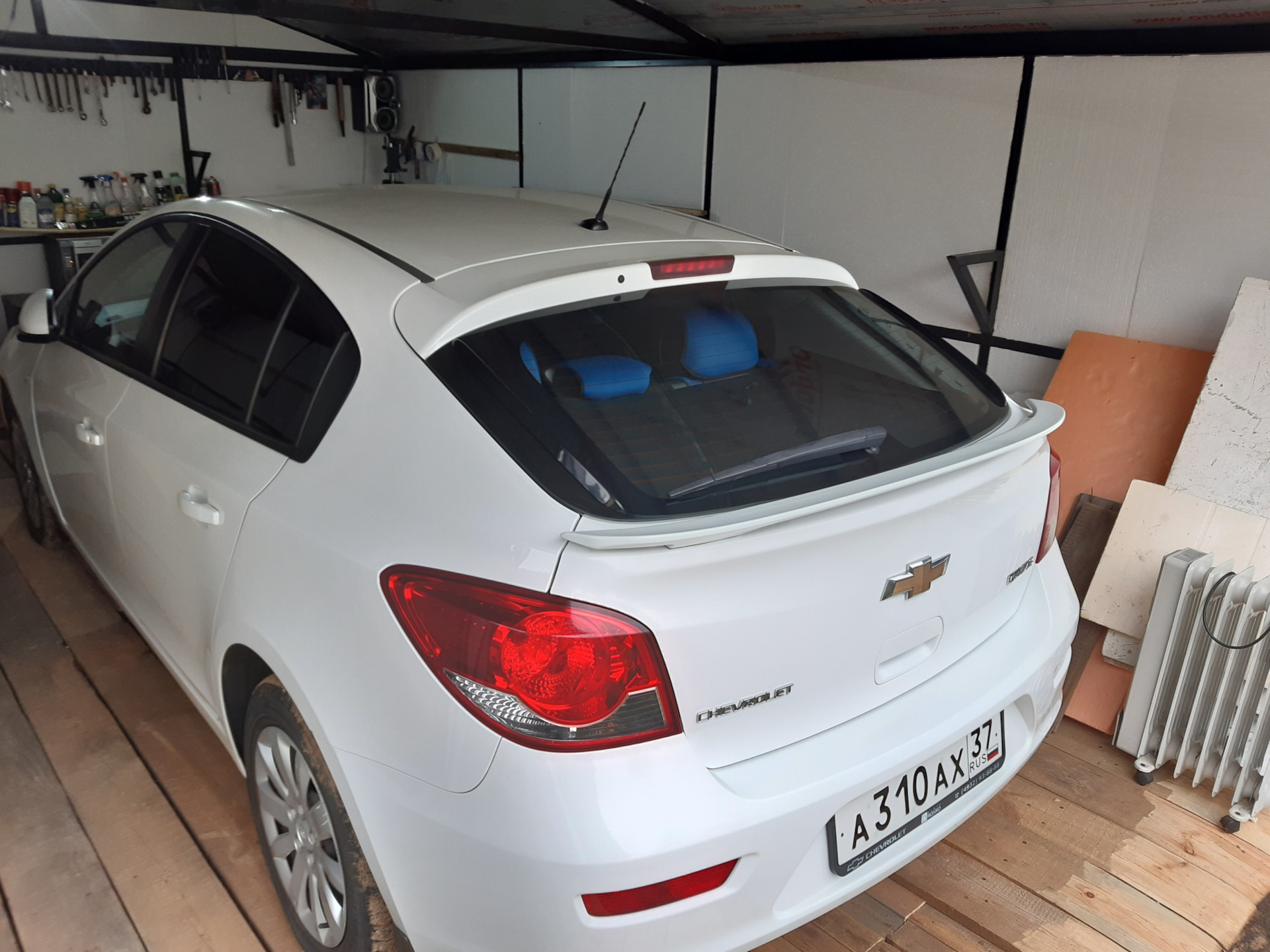 Спойлер Chevrolet Cruze хэтчбек