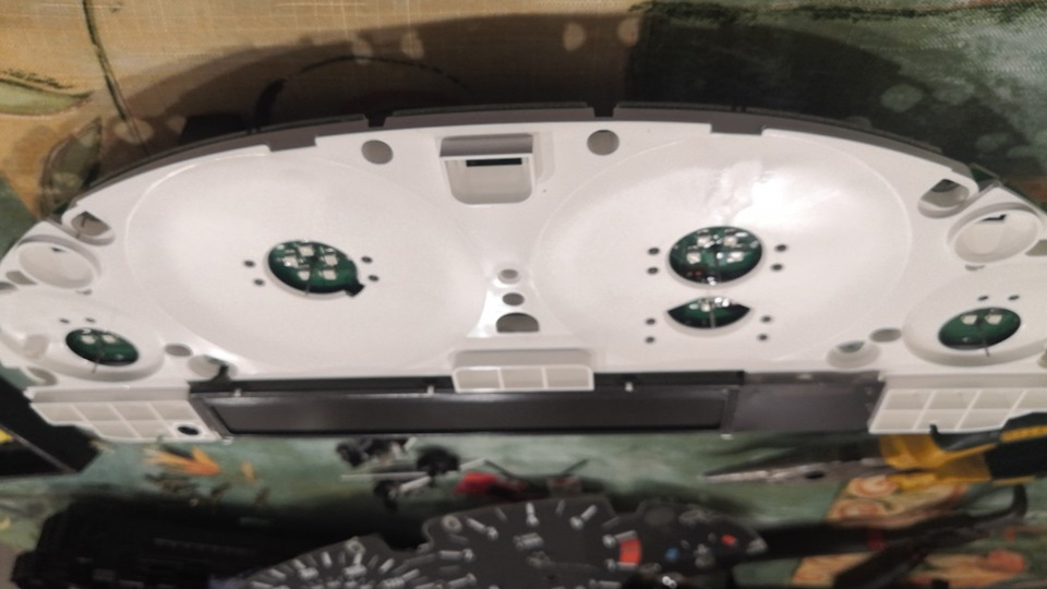 Снятие стрелок и кольца в приборной панели — BMW X5 (E53), 3 л, 2004 ...