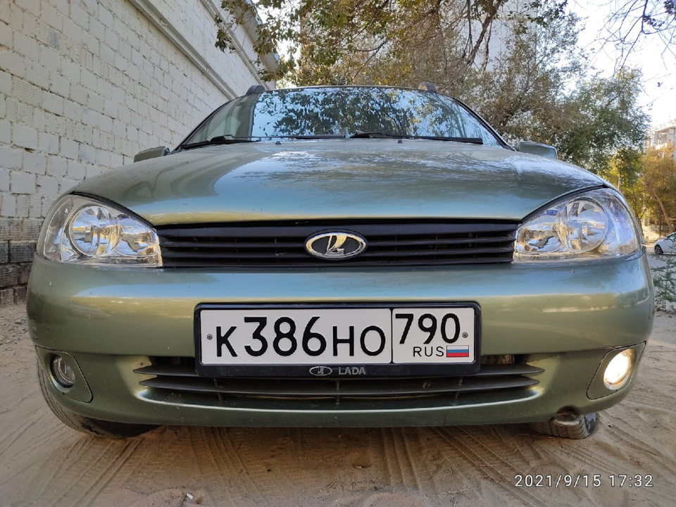 Замена лампы в противотуманке. — Lada Калина Универсал (1G), 1,6 л ...