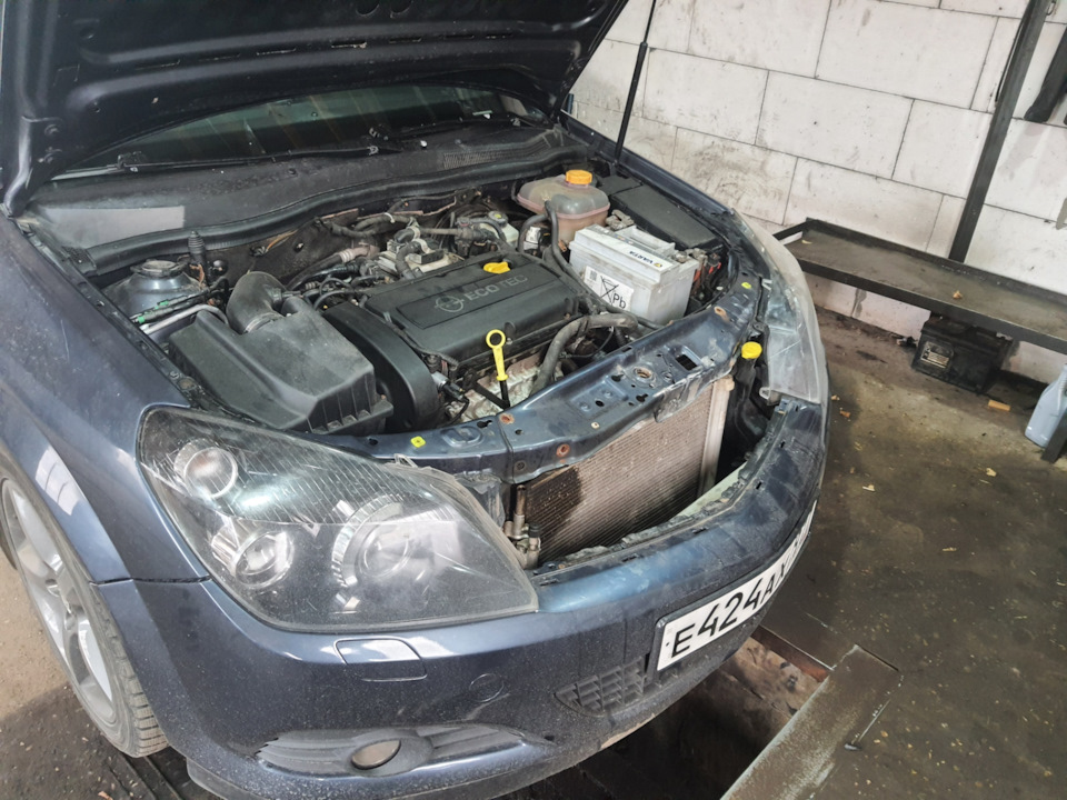 Датчик температуры на радиаторе — Opel Astra H, 1,6 л, 2008 года ...