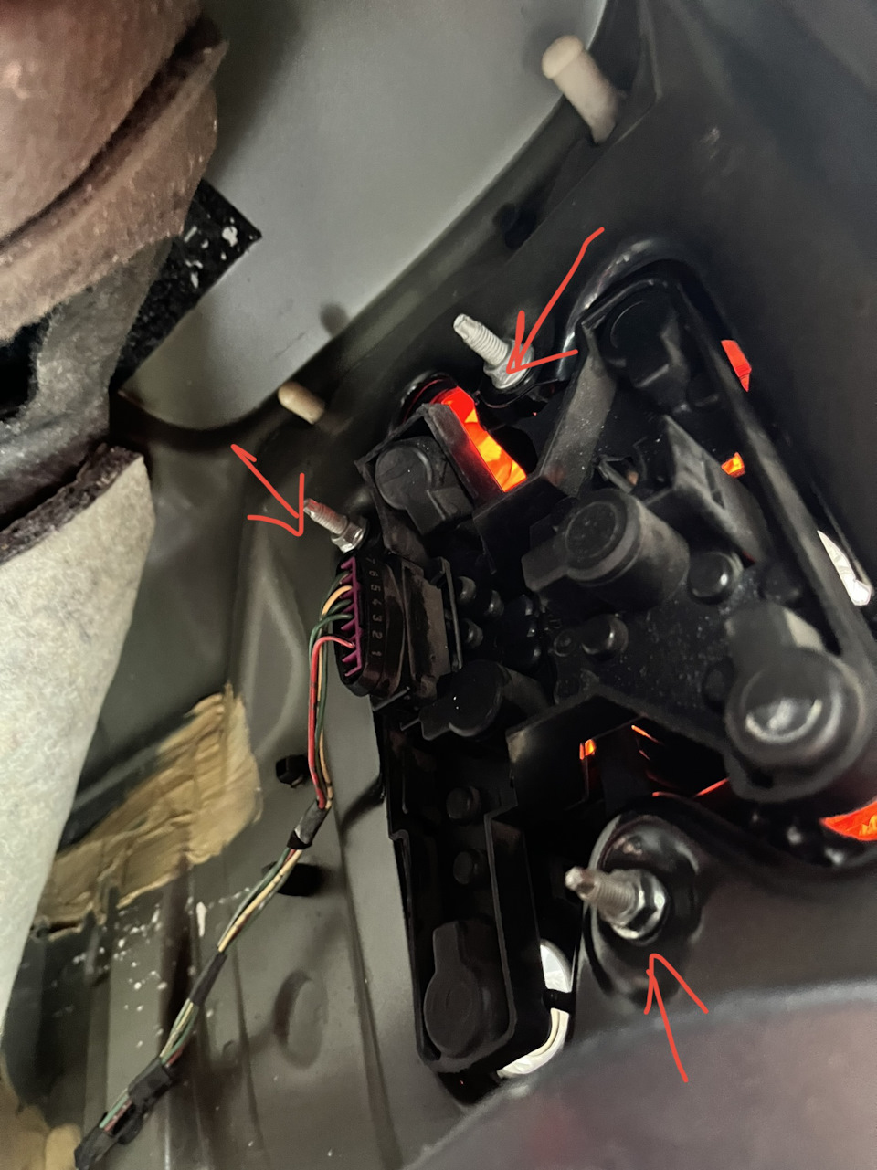 Фото в бортжурнале Toyota Avensis II