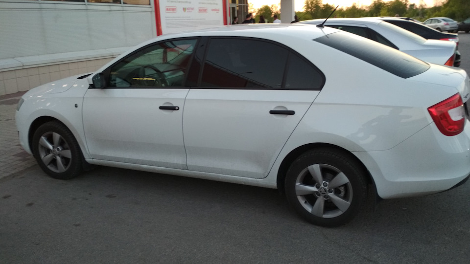 Мерцание светодиодной лампы освещения салона. — Skoda Rapid (1G), 1,6 л ...