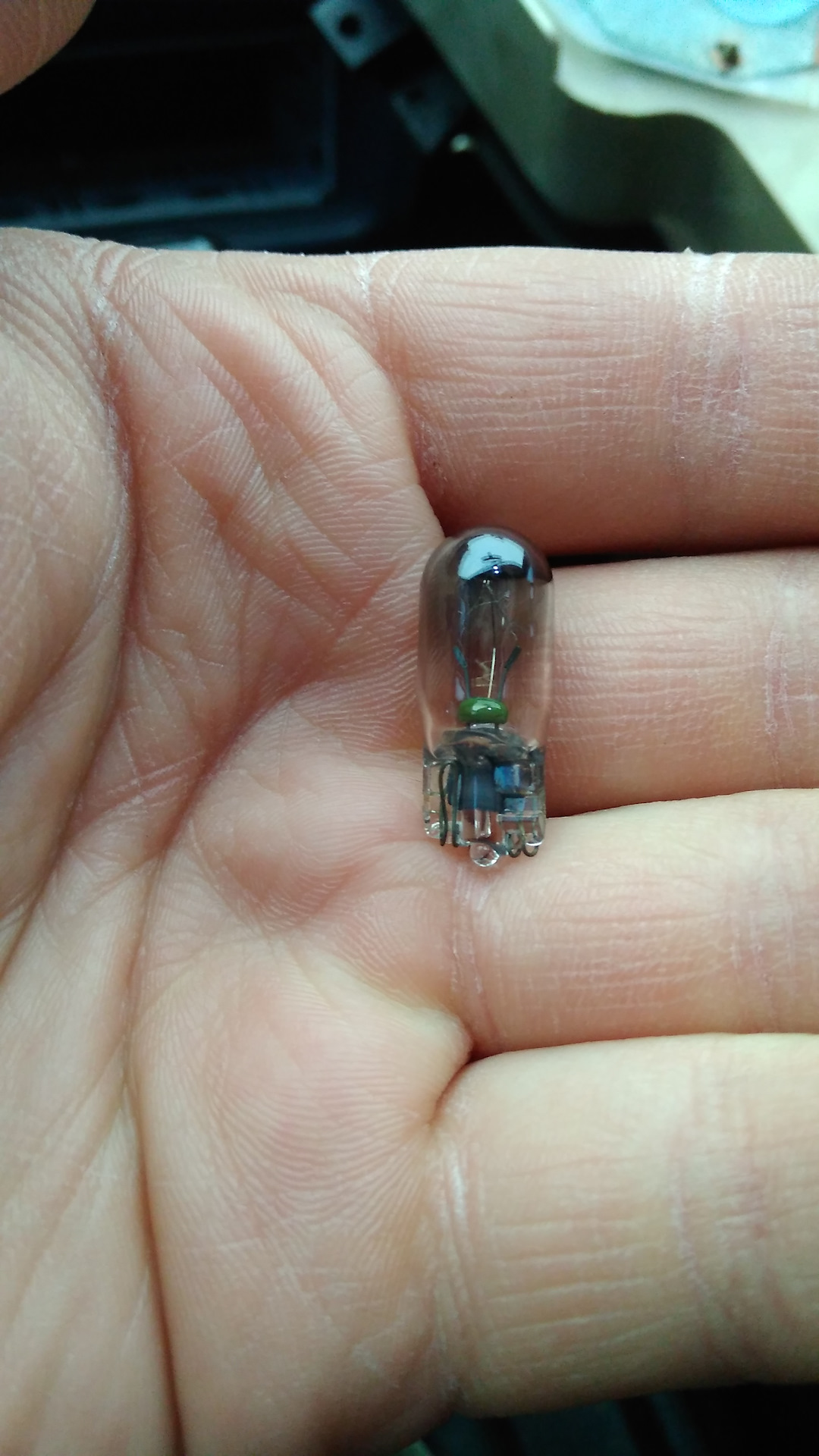 лампочки в панель приборов форд. лампочки в панель приборов форд. рба база пасито 1 намотка. лампа панели приборов ford transit 2001. лампочки в приборную панель форд фокус 1.