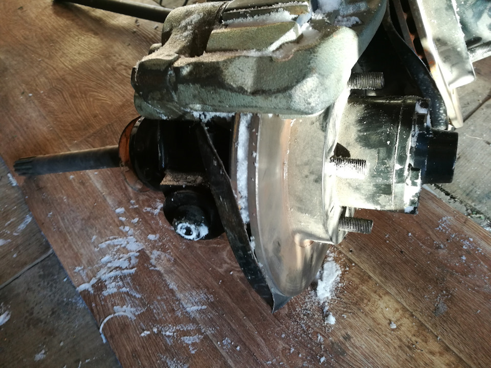 Корпус поворотных кулаков под наконечник газ. — УАЗ Patriot, 2,7 л ...