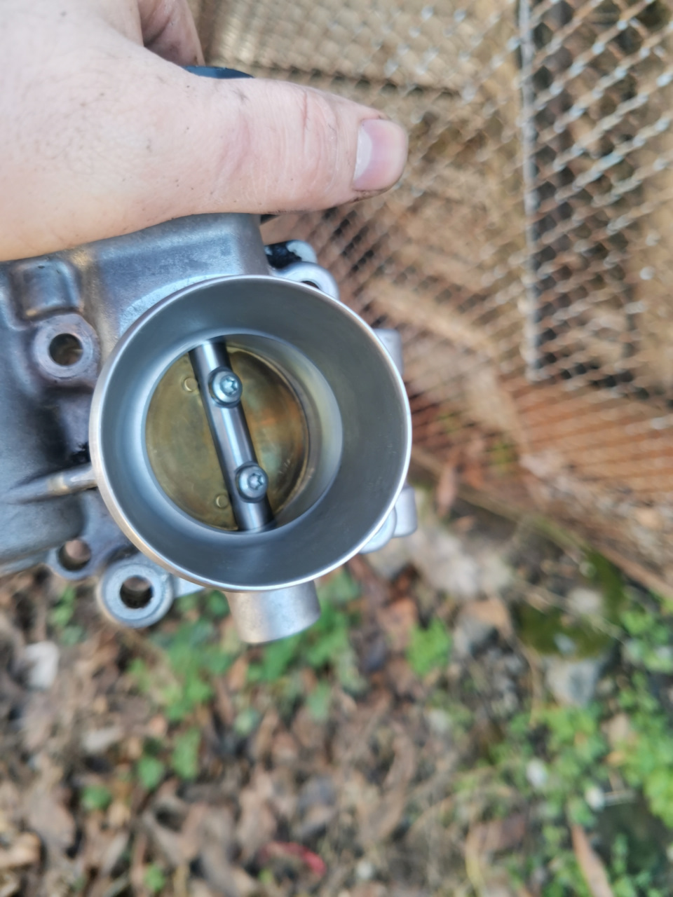 Чистка дроссельной заслонки — Opel Astra J GTC, 1,4 л., 2011 года ...