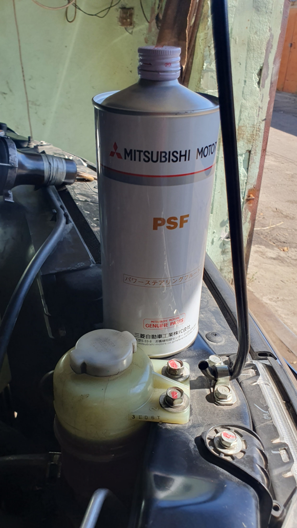 Замена жидкости ГУР — Mitsubishi Pajero Sport (2G), 2,5 л, 2013 года ...