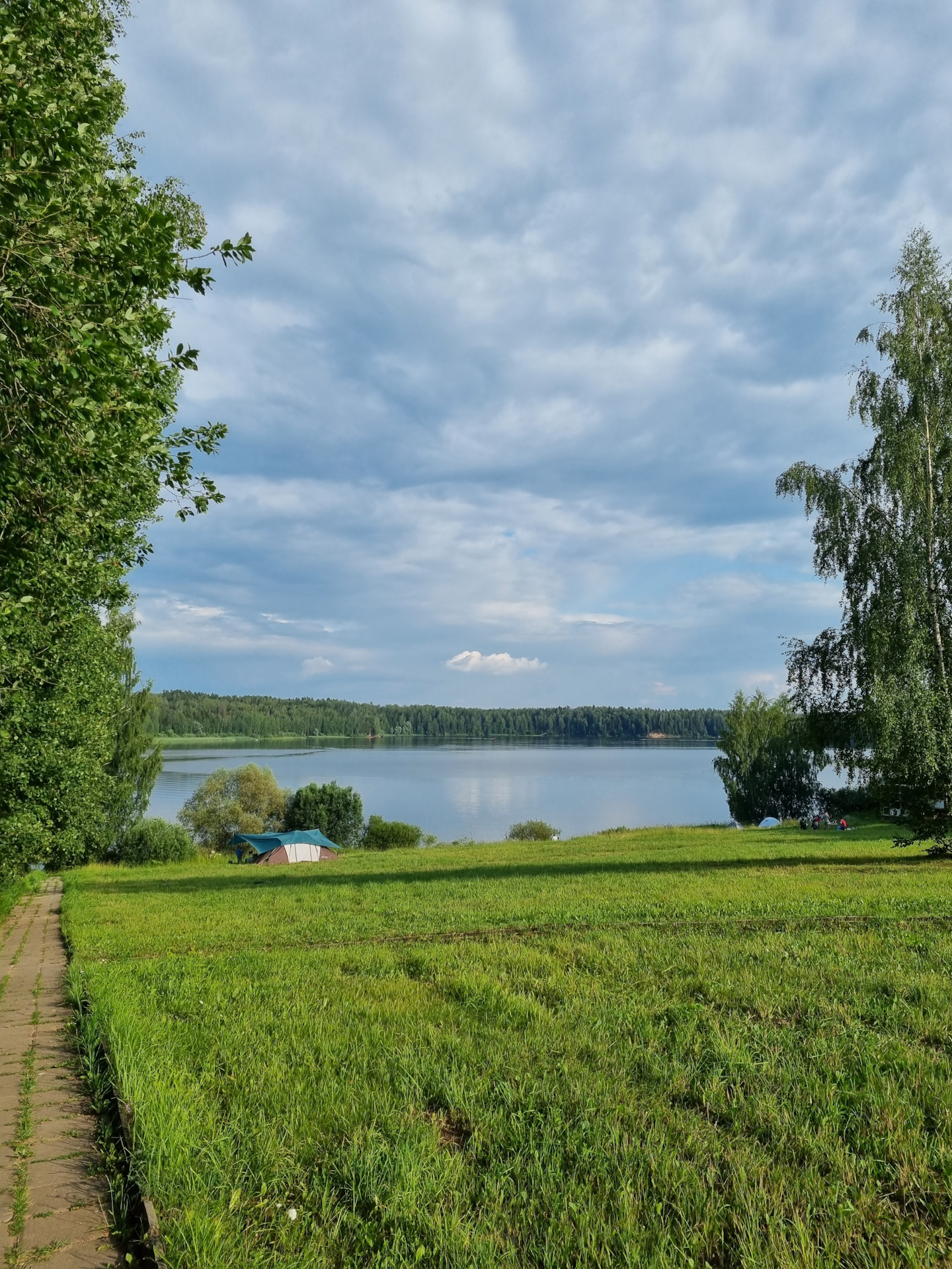 Рузское водохранилище дома. Руза вилладж. Коттеджи на рузском водохранилище. Коттеджи на водохранилище. Рузская гавань коттеджный поселок.