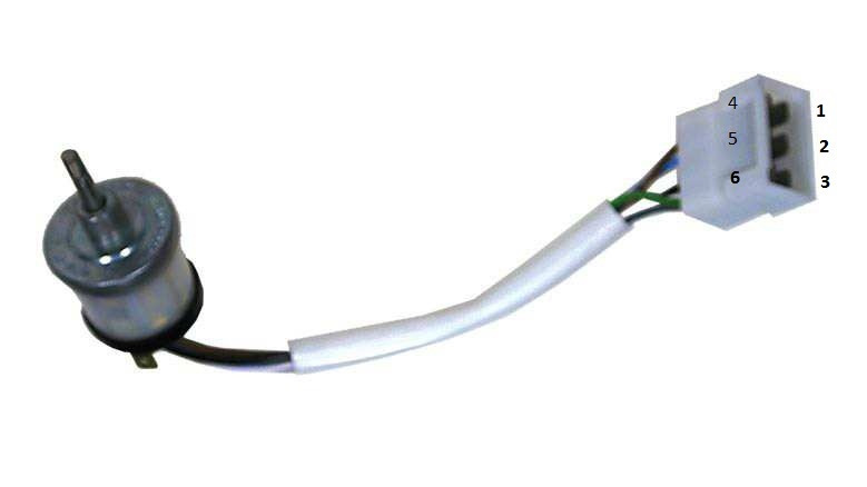 На корпусе клеммы — омыватель — УАЗ 469