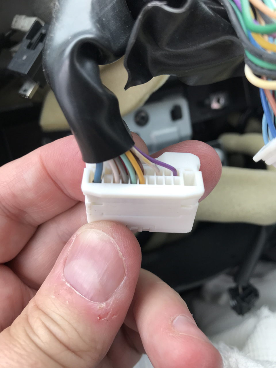 Подскажите распиновку магнитолы! — DRIVE2