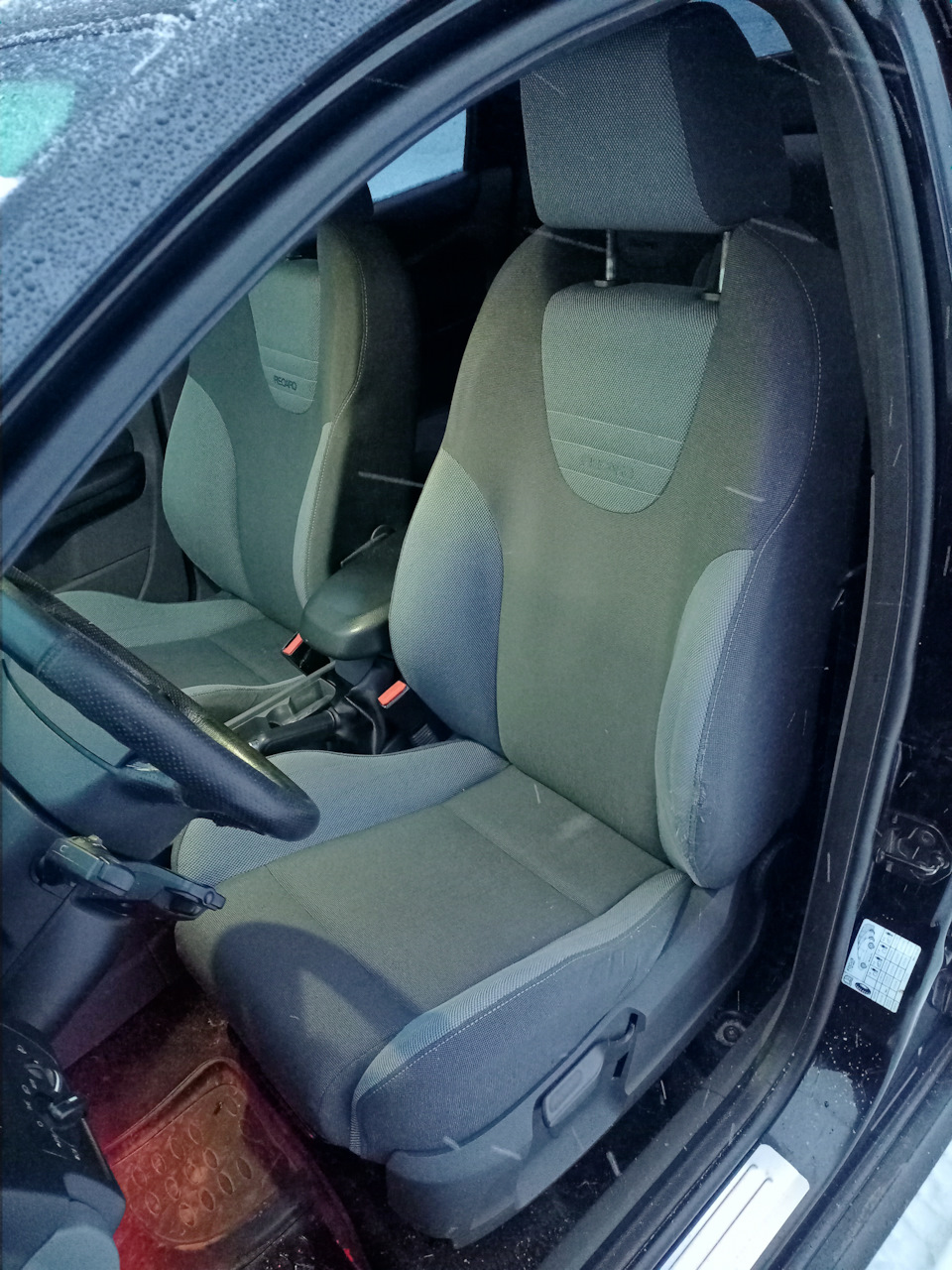 Установка сидений RECARO на форд фокус 2 — Ford Focus II Sedan, 1,8 л, 2008  года | тюнинг | DRIVE2