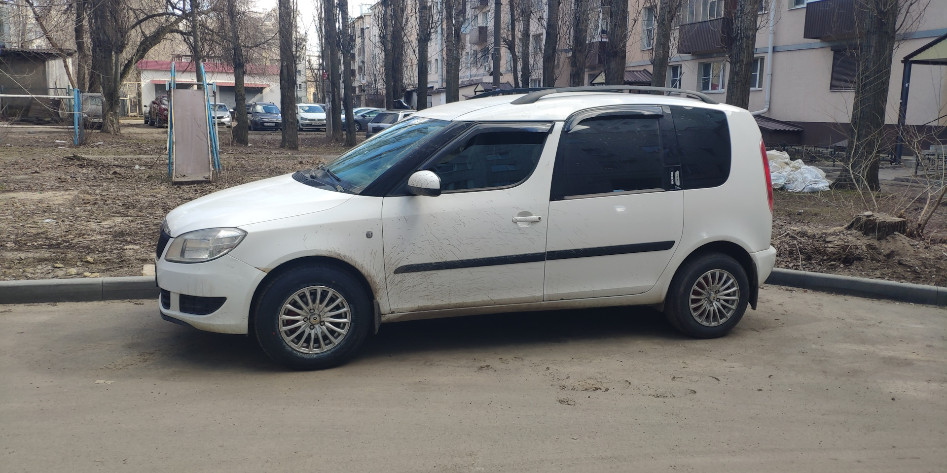 Хочу стать Йети…) — Skoda Roomster, 1,4 л, 2012 года | шины | DRIVE2