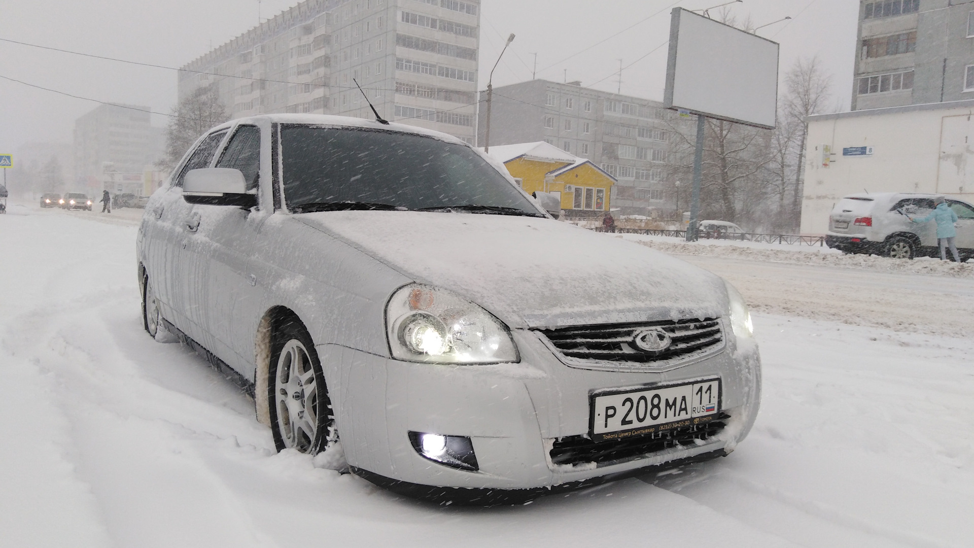 Lada Приора хэтчбек 1.6 бензиновый 2013 | на DRIVE2