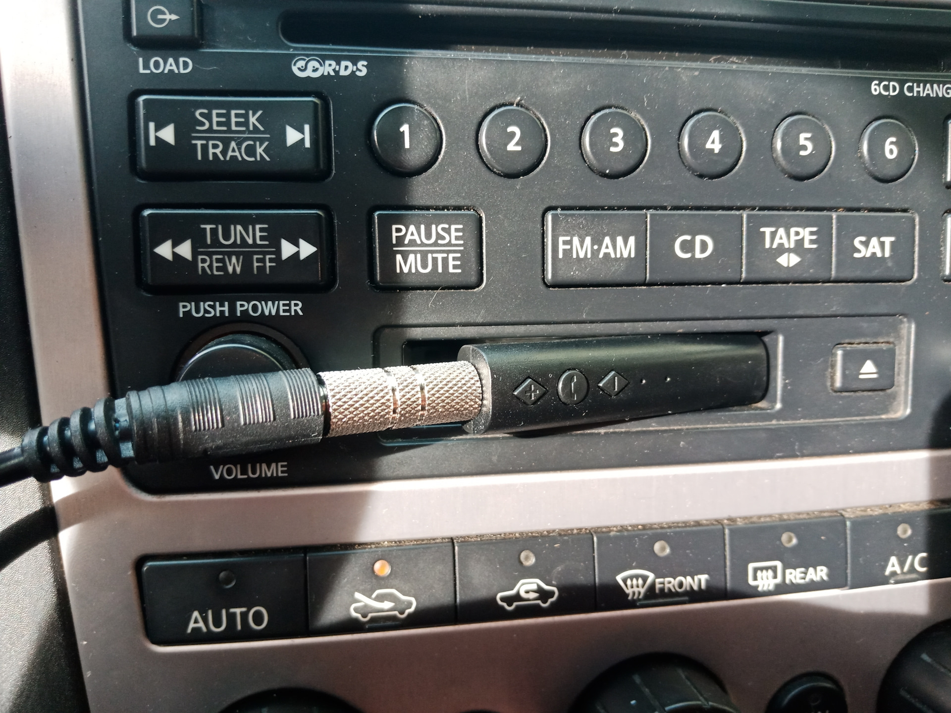 Аукс ниссан. Nissan Murano z50 aux. Аукс на Мурано z51. Аукс Мурано z51 какиетпровода. Aux на Ниссан Мурано z50.