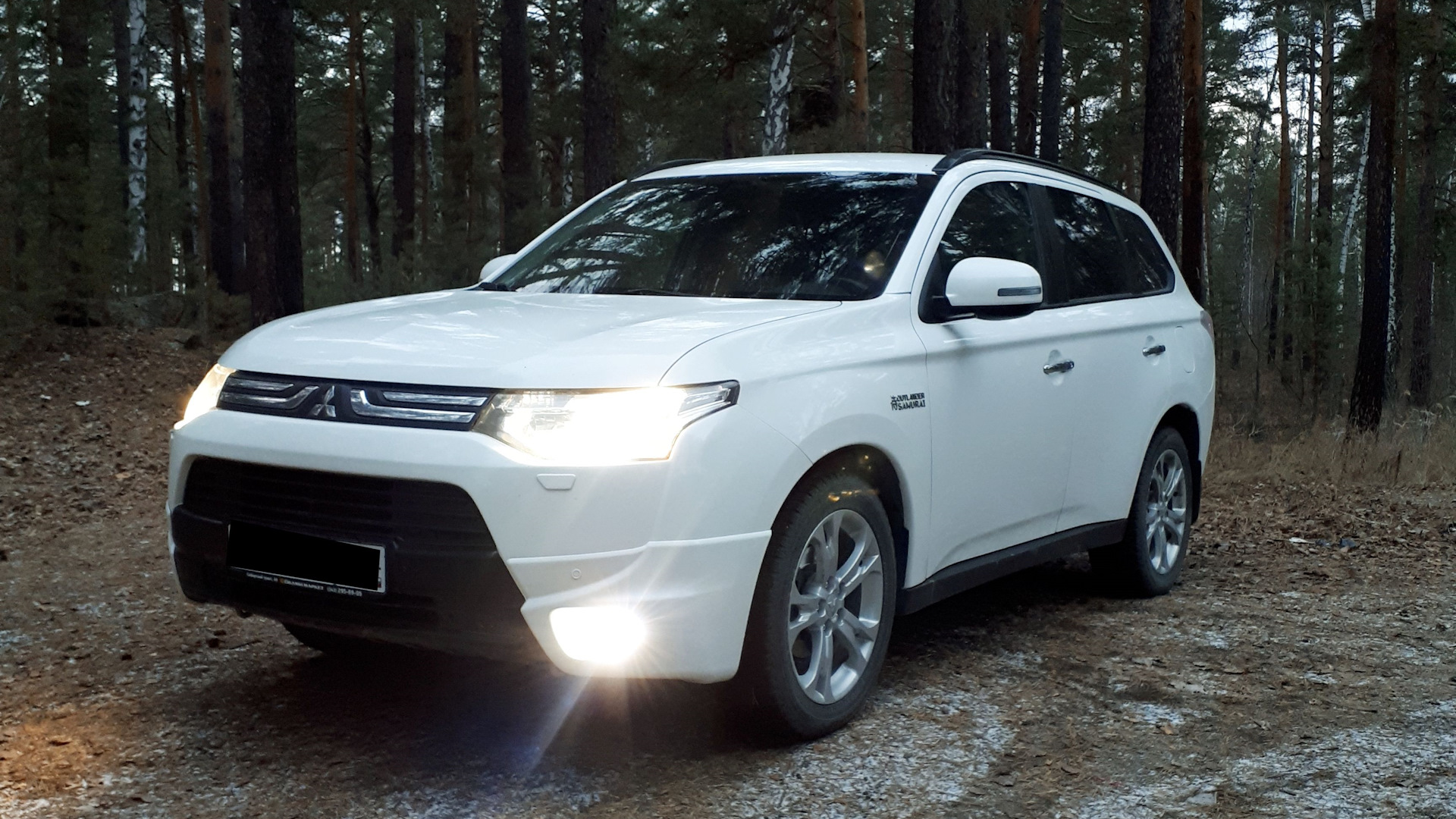 Митсубиси аутлендер 2013 2.4. Mitsubishi Outlander Samurai 2013. Mitsubishi Outlander 3 Samurai. Митсубиси Аутлендер Самурай 2013. Митсубиси Аутлендер Самурай 2016.