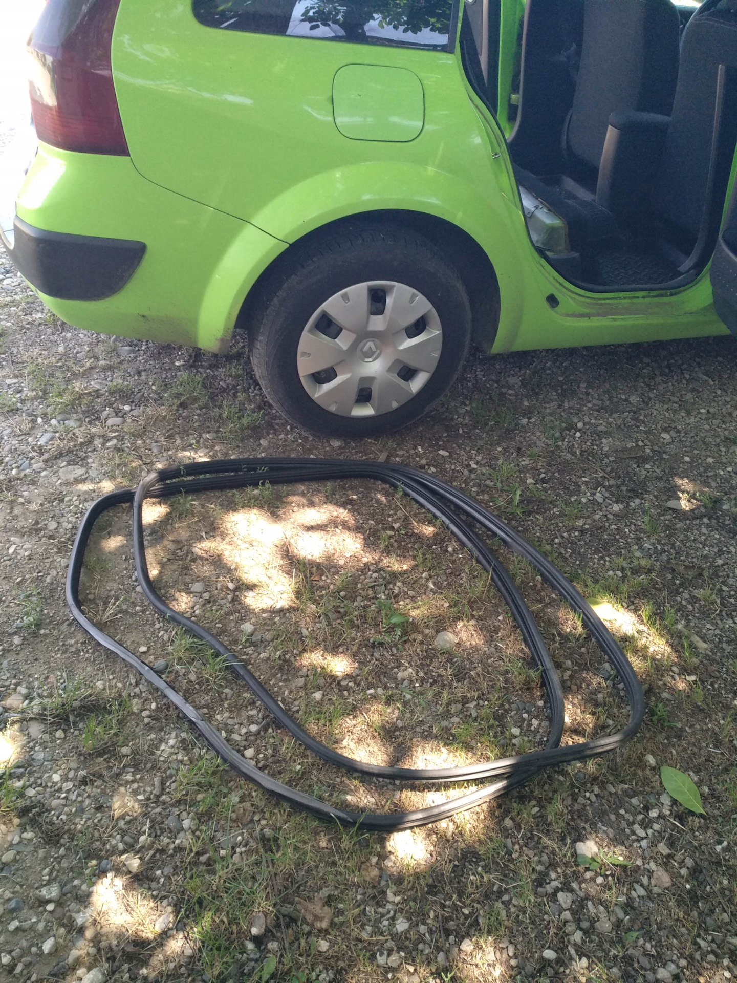 Уплотнитель двери Меган 2, где взять бархотки — Renault Megane II, 1,5 ...