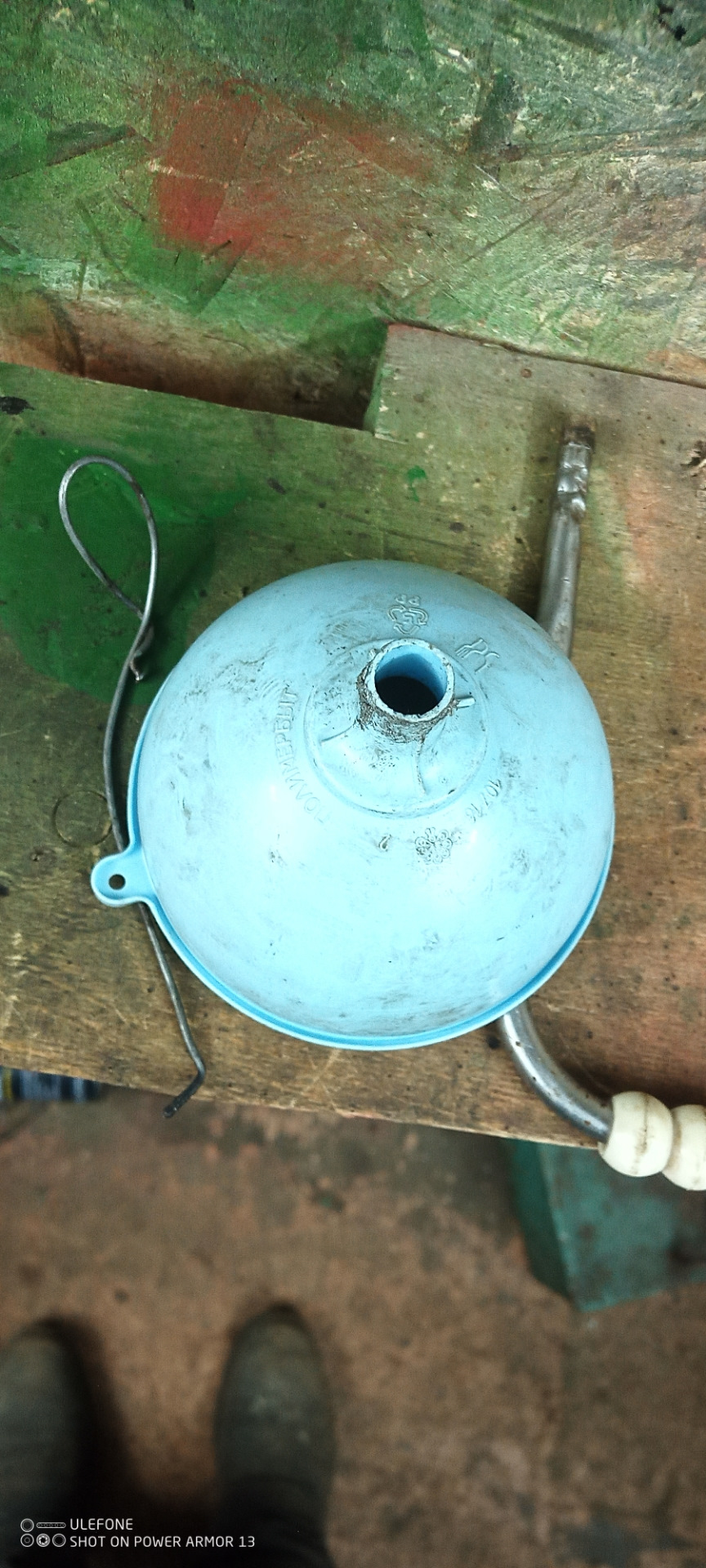 Потрескался сосок на колесе . — Lada 21113, 1,5 л, 2001 года | поломка ...