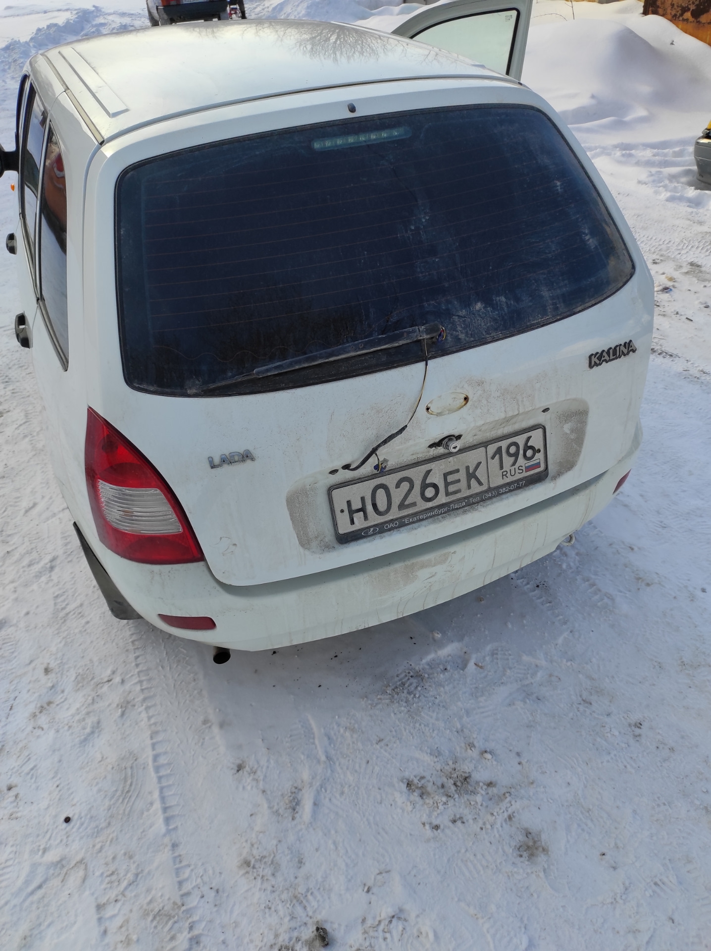 Новая сабля на крышку багажника — Lada Калина Универсал (1G), 1,6 л ...