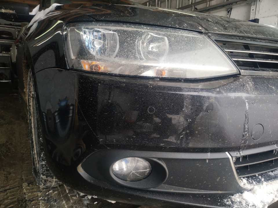 Как снять стекло фары у джетты 6 Замена стекла ПТФ - Volkswagen Jetta VI, 1,6 л, 2014 года своими руками DRIVE2