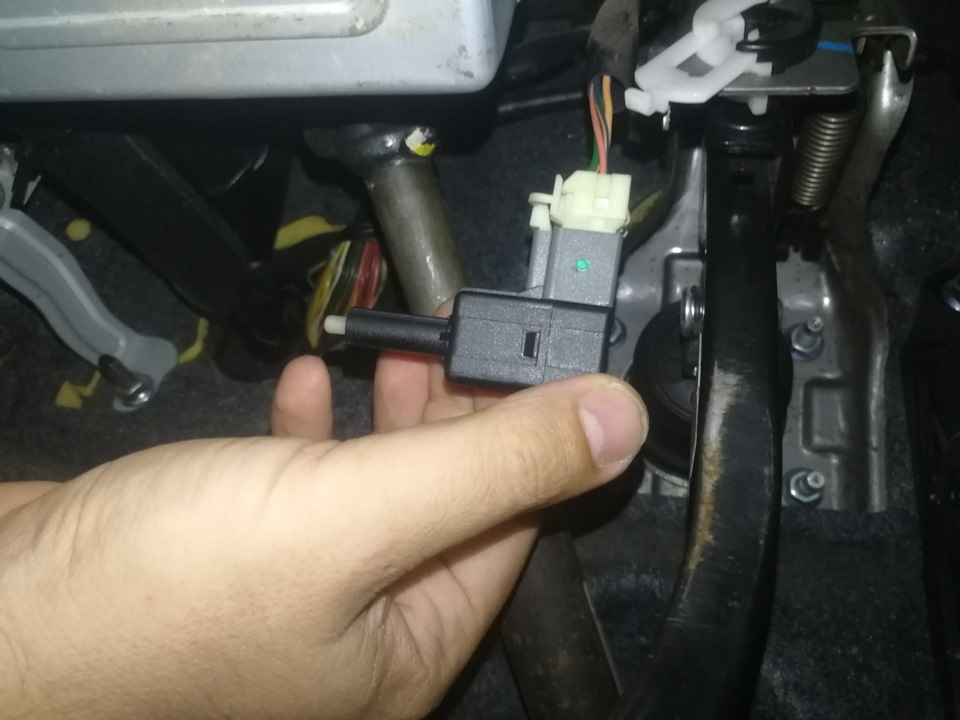 Не горят стоп-сигналы — Hyundai Elantra (5G), 1,6 л, 2011 года ...