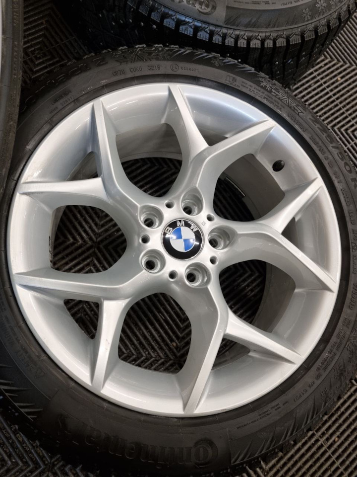 Шины зимние шипованные Continental 225/50 R18, литые диски 8Jx18 ET44 ...