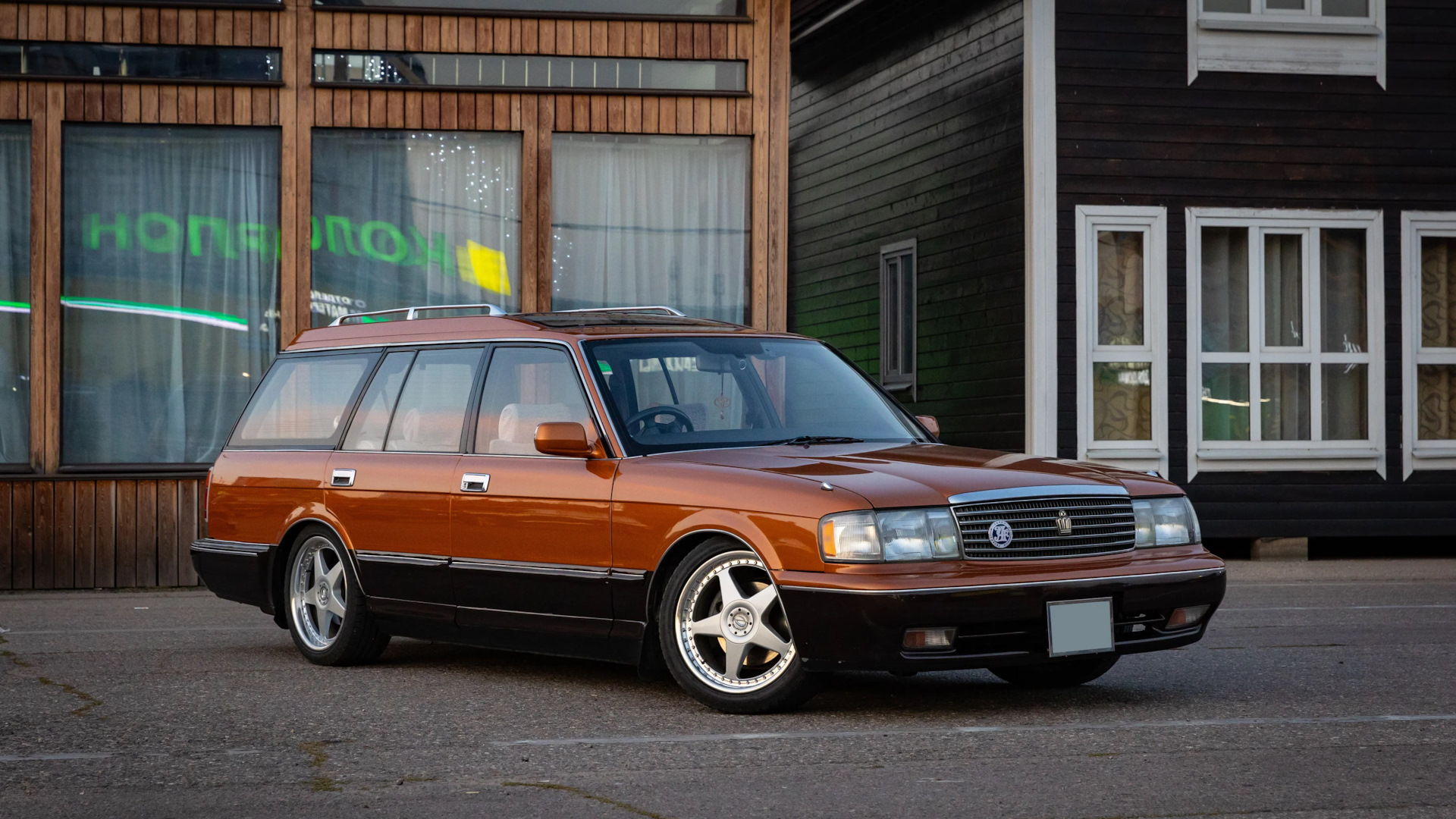 Toyota Crown Wagon (S130) 2.5 бензиновый 1992 | 