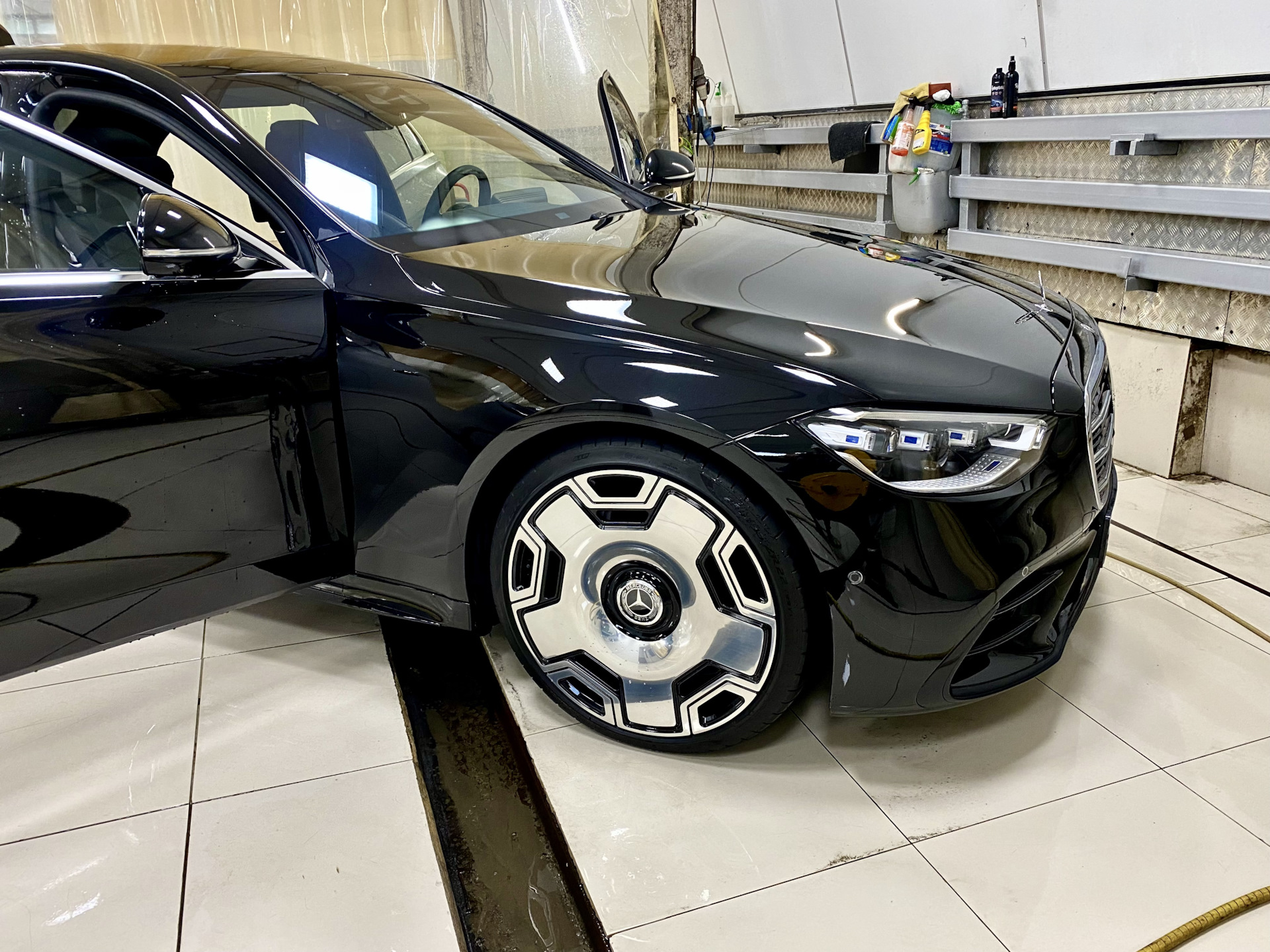 Сумасшедшие 22" колеса на Альфе! — Mercedes-Benz S-Class (W223), 3 л ...