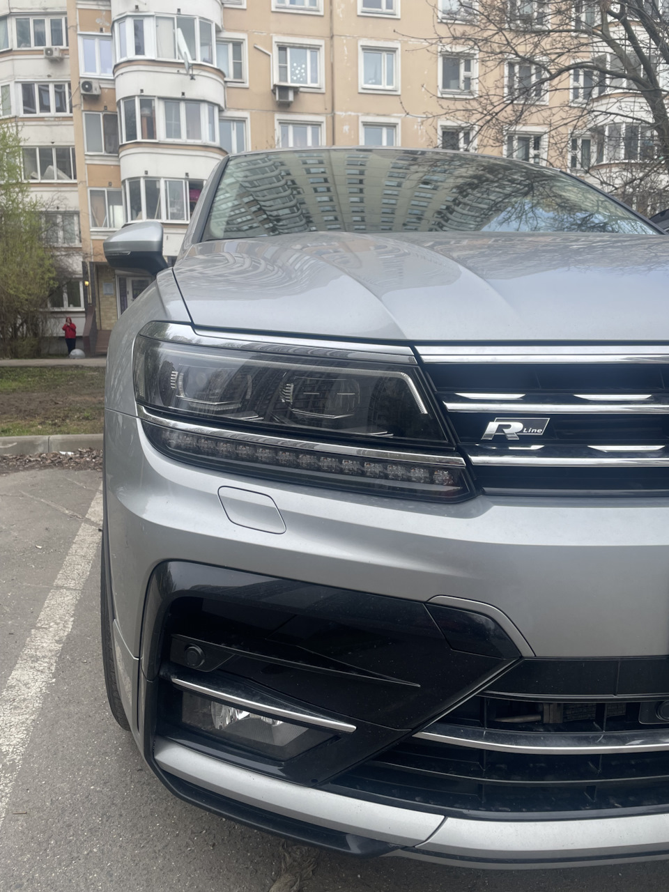 Шильдик R-Line — Volkswagen Tiguan (2G), 2 л, 2019 года | другое | DRIVE2