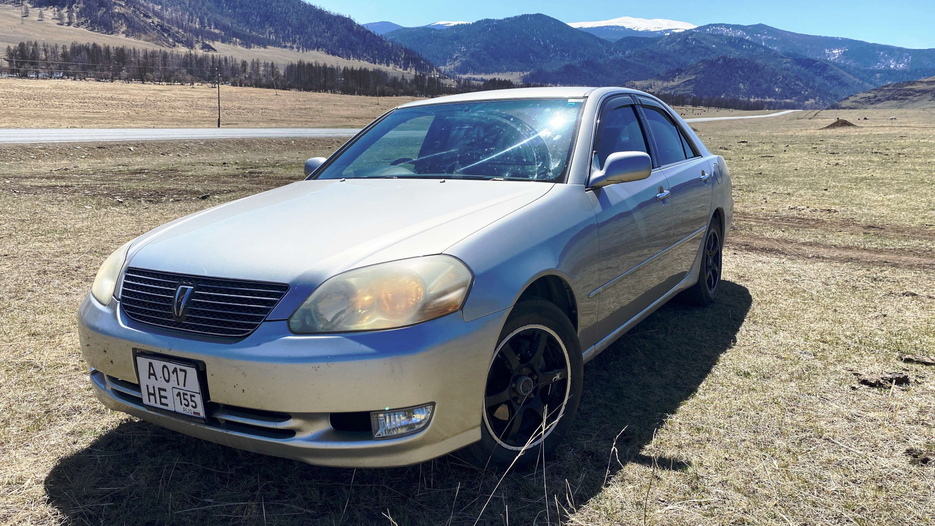 Toyota mark 2000