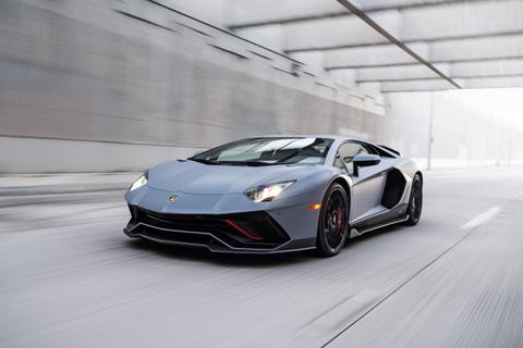 Lamborghini Huracan Evo     - 