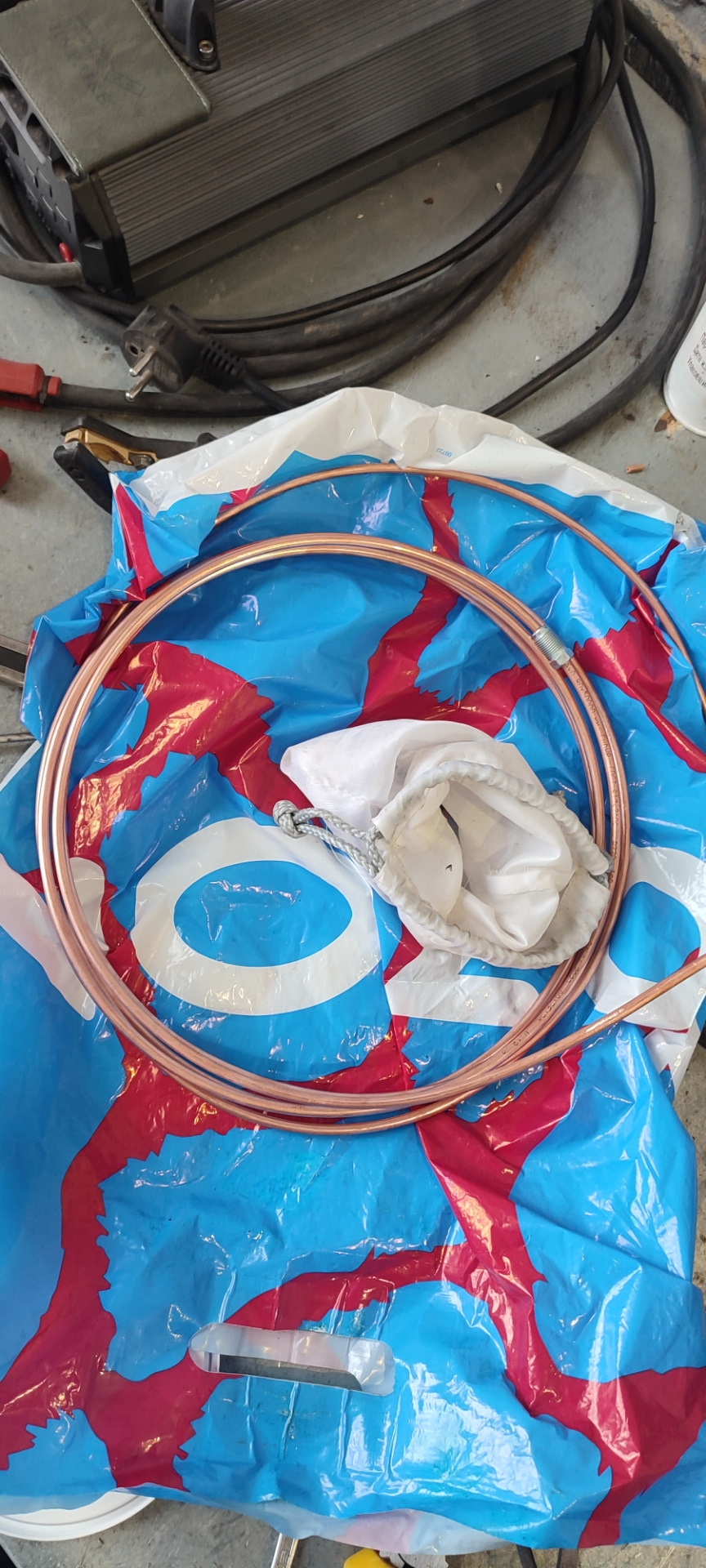 Замена задних тормозных трубок — Nissan Almera Classic (B10), 1,6 л ...