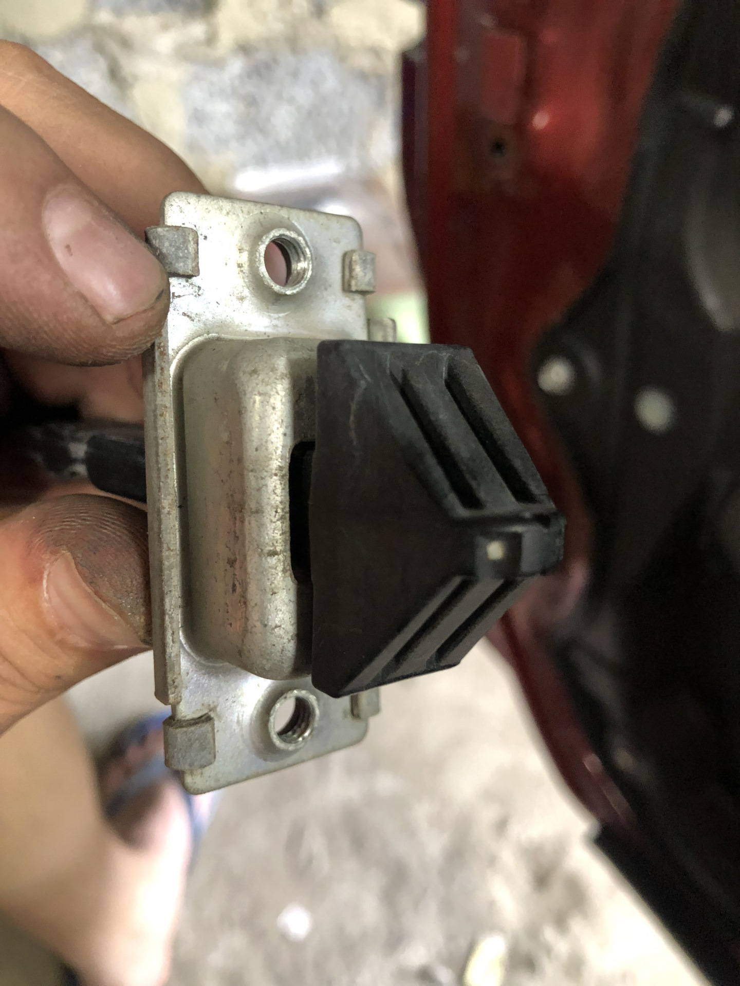 Ограничители дверей. — Mazda 3 (1G) BK, 1,6 л, 2008 года | своими ...